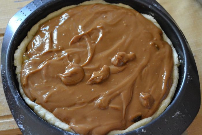 Торт с яблоками и вареной сгущенкой