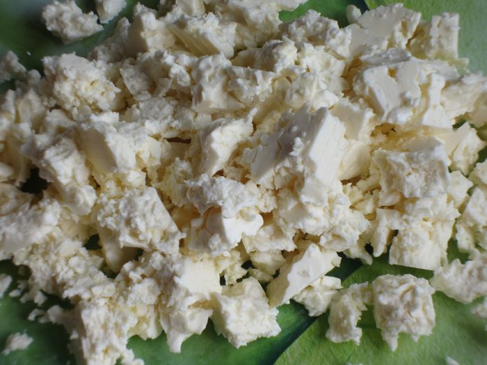 Террин с помидорами, фетой и оливками 