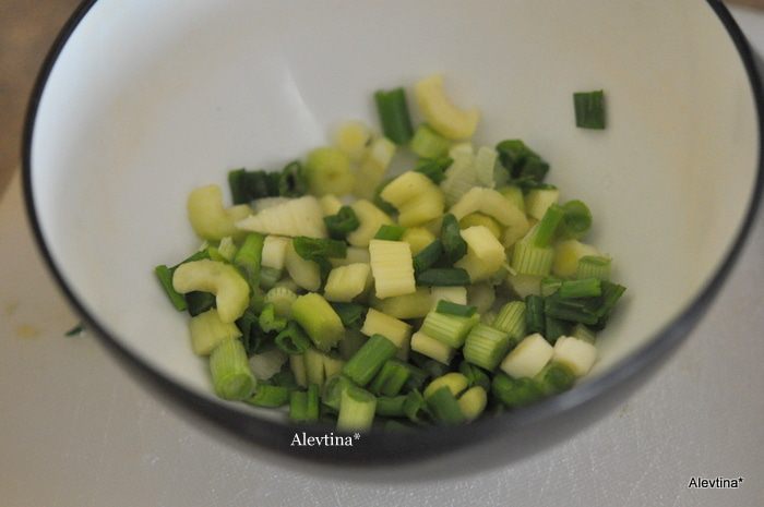 Авокадо с тунцом