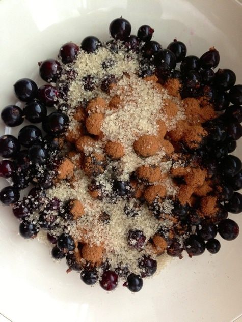 Ягодный пирог на сметане