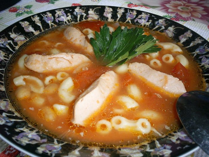 Итальянский томатный суп с сосисками 