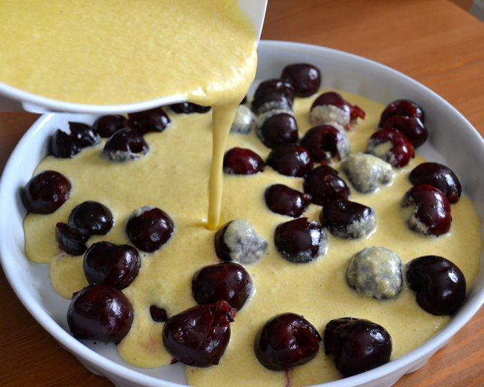 Клафути с черешней