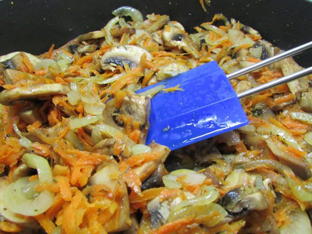 Риет из кабачков с грибами