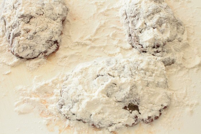 Печеночная отбивная с грибами и моцареллой