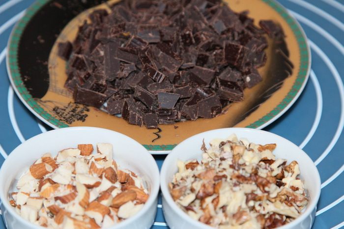 Арналевское шоколадное печенье с орехами