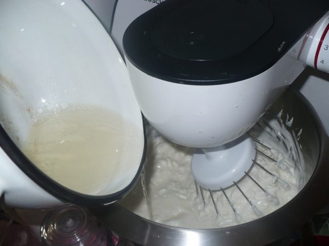 Творожный десерт с вяленой клюквой