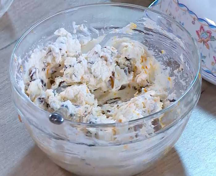 Быстрый штрудель с финиками и орехами 