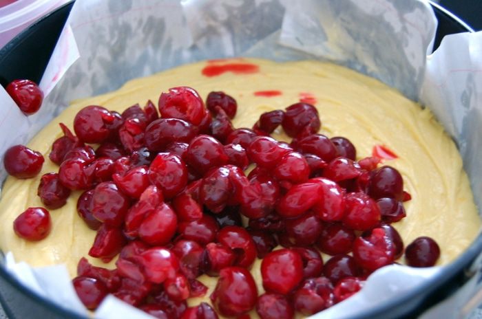 Нежнейший вишневый пирог