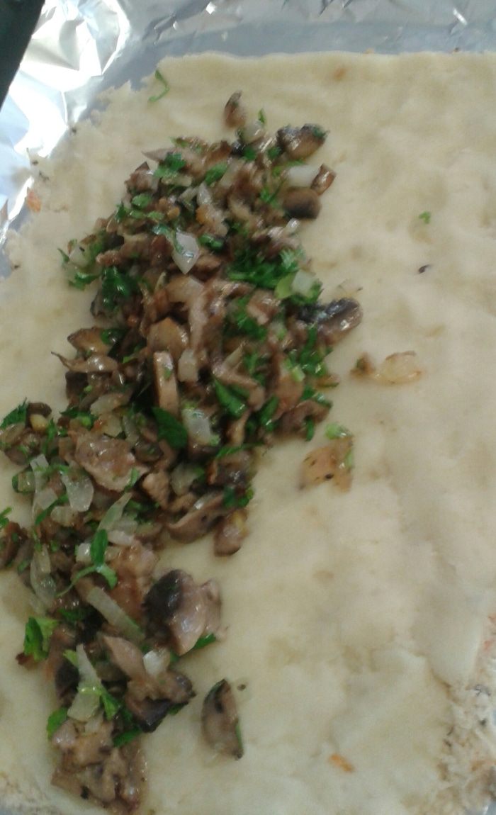 Картофельный рулет с грибами