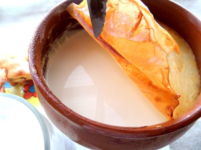 Топленое молоко в горшочках