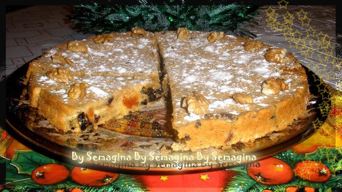 Пирог с сухофруктами и ромом