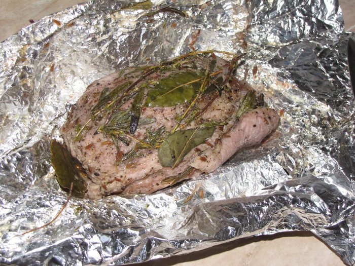 Буженина с пряными травами