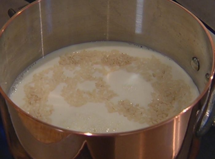 Рисовая каша с шоколадом и кокосовой карамелью 