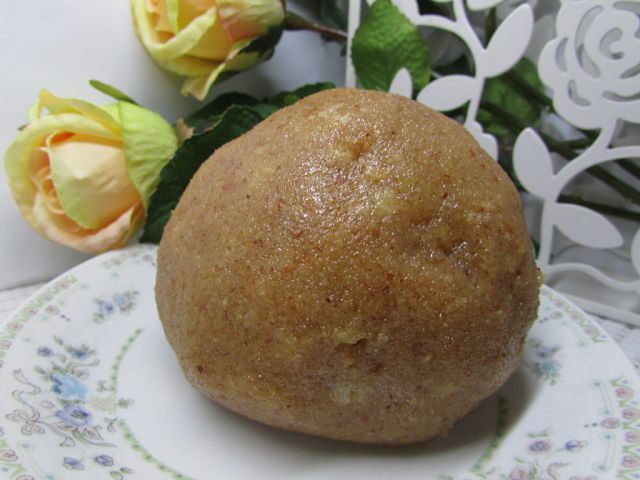 Пирог с карамелизированной тыквой, фисташками и марципаном