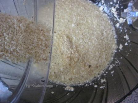 Кекс с черной смородиной и душицей