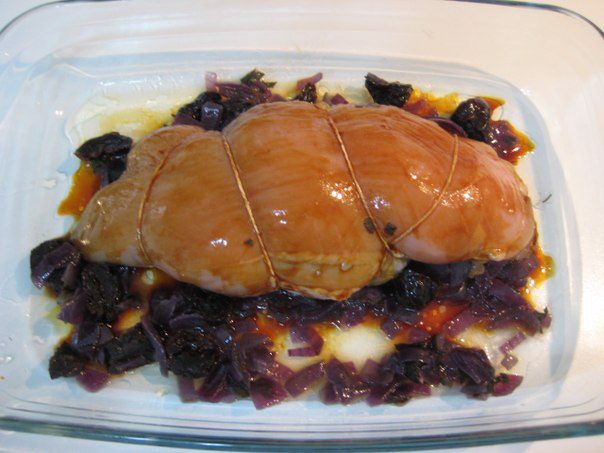 Куриная грудка &amp;quot;Красный лук, шалфей и чернослив&amp;quot;