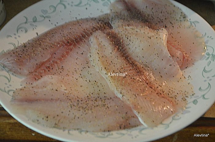 Тилапия с лимонно-чесночным соусом