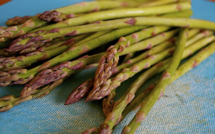 Ньокки с креветками и спаржей