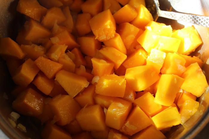 Тыквенный суп-пюре с миндальным ароматом