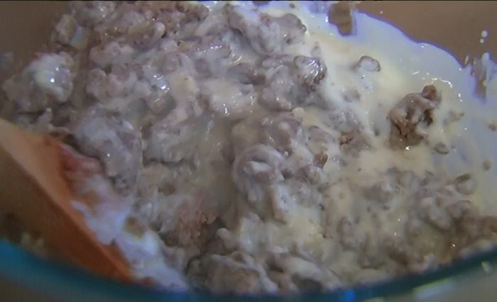 Фаршированные макароны под соусом бешамель 