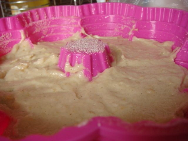 Пирог без яиц с яблочным пюре