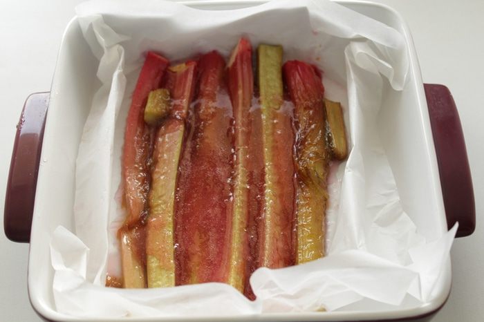 Пирог с ревнем и миндалем