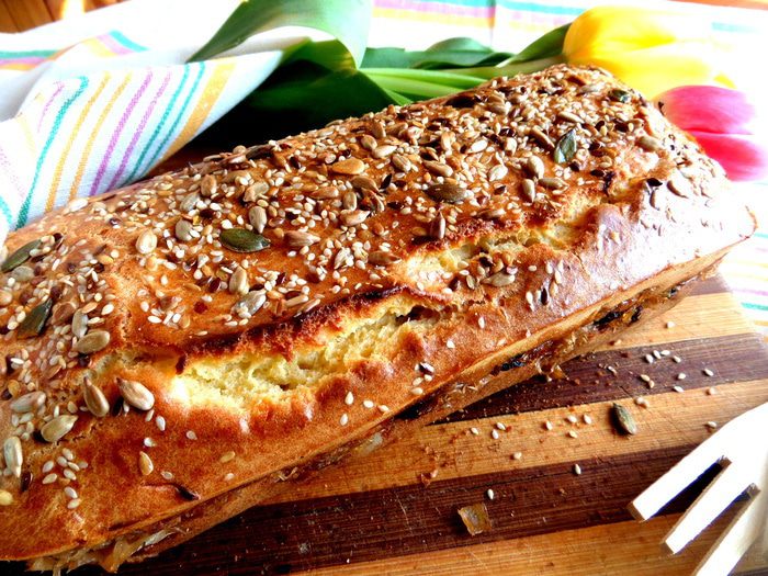 Пирог с капустой и черносливом