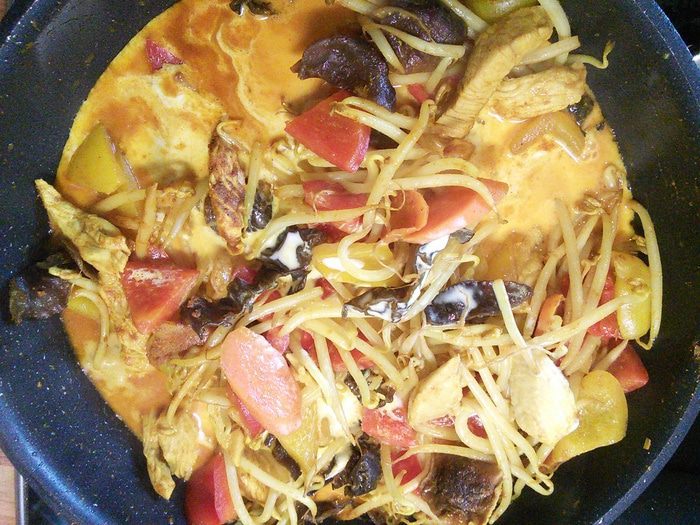 Курица карри с овощами 