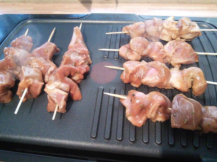 Салат с кус-кусом и шашлыки из индейки 