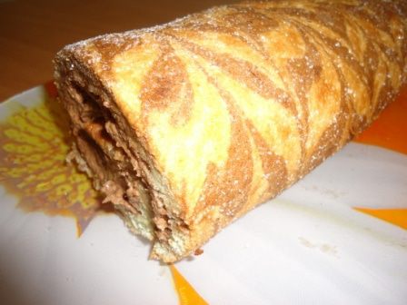 Миндальный рулет с шоколадным муссом