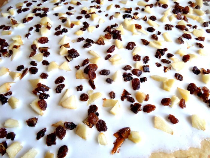 Творожный рулет с безейной прослойкой