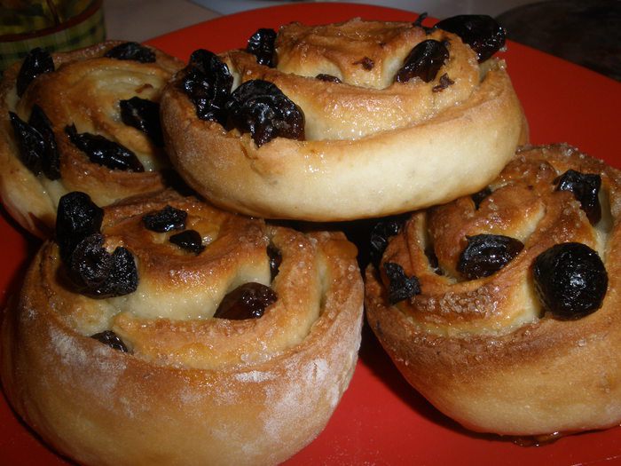 Завиванцы с изюмом