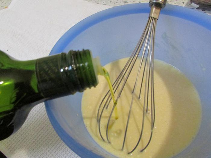 Роллы с яичных блинчиков с курицей и салатом
