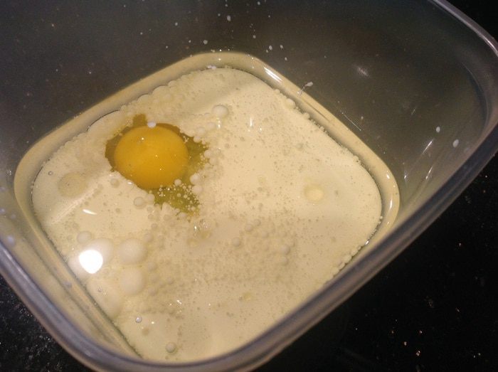Шоколадный пирог с грушами и корицей
