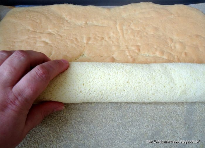 Рулет с яблочным повидлом