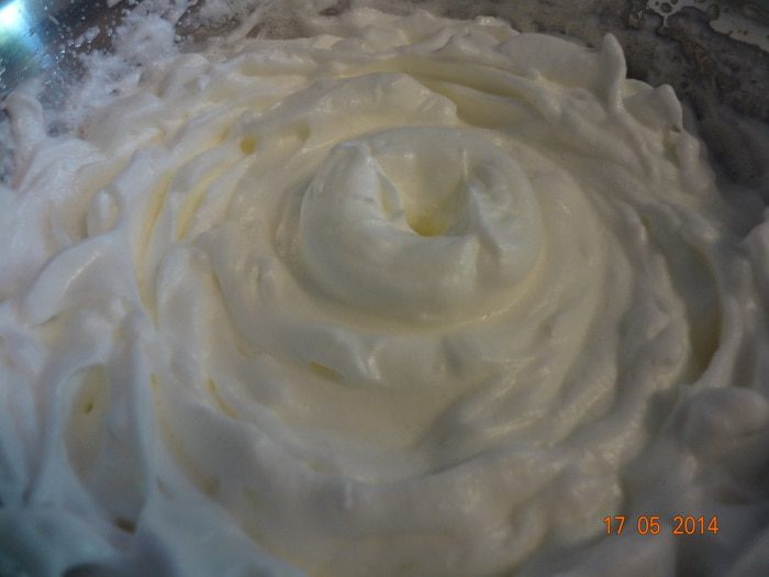 Нежный ореховый пирог с лаймом и кокосом