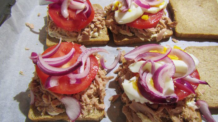 Сэндвич с тунцом