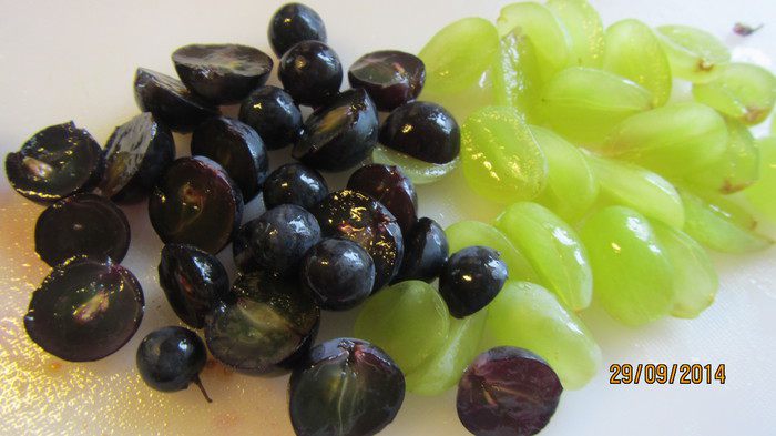 Итальянский салат из чечевицы и винограда