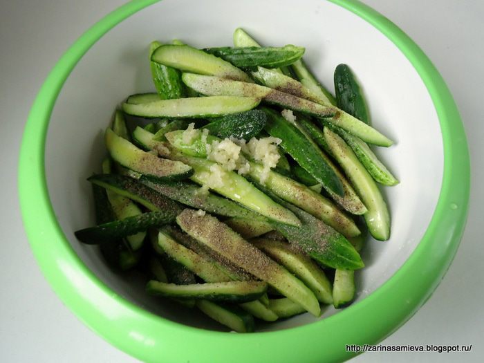 Огурцы, консервированные дольками