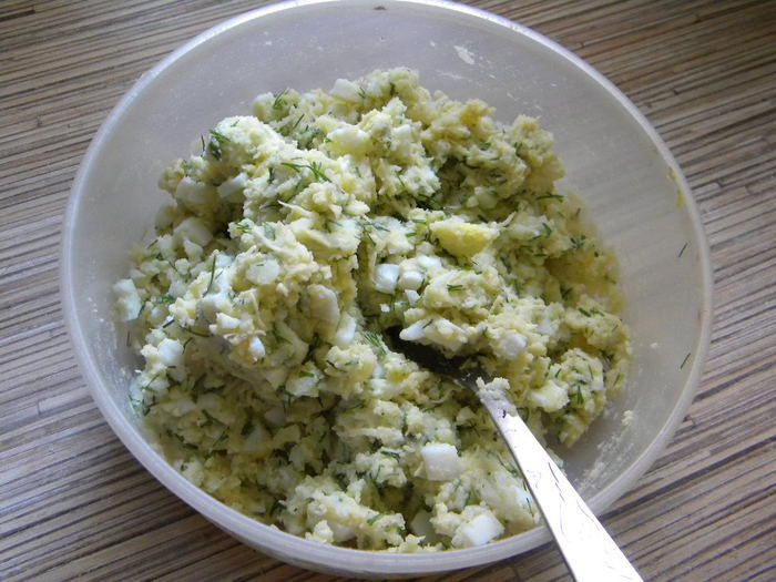 Вареники с яйцом, зеленью и сыром фета