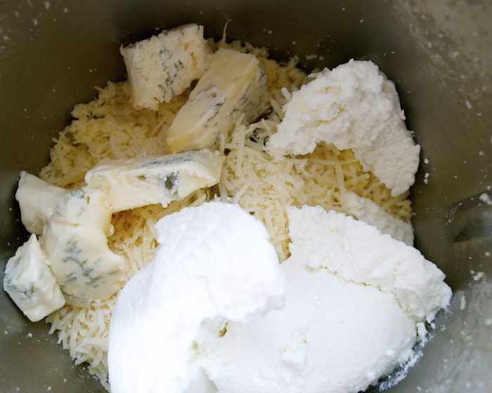 Закусочные сырные трюфели 