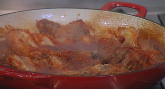 Запеченная пряная свинина с хересом