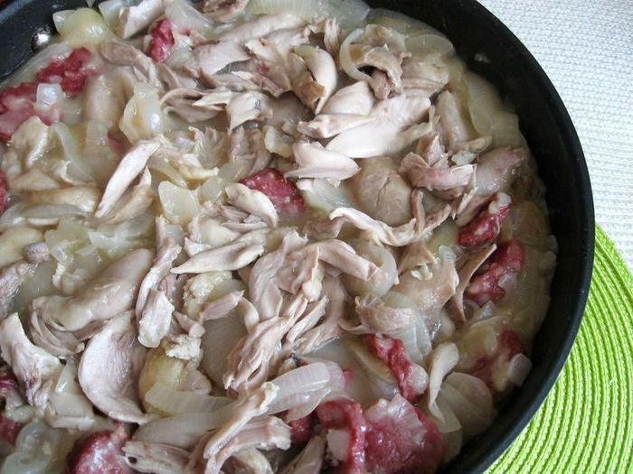  Пирог из нежной курочки с луком и сидром