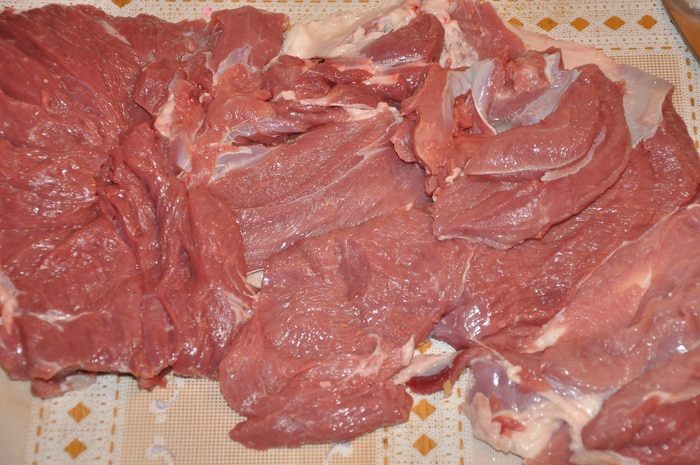 Тосканский пресный хлеб с рулетом из ягнятины 