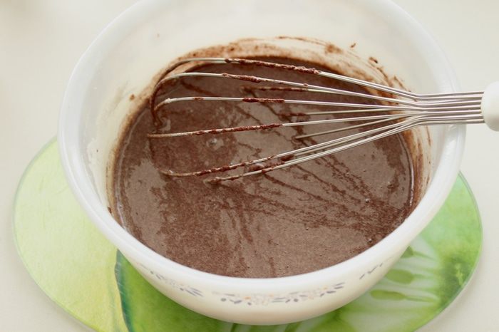 Мини-торт из черемуховых оладий с брусничным курдом