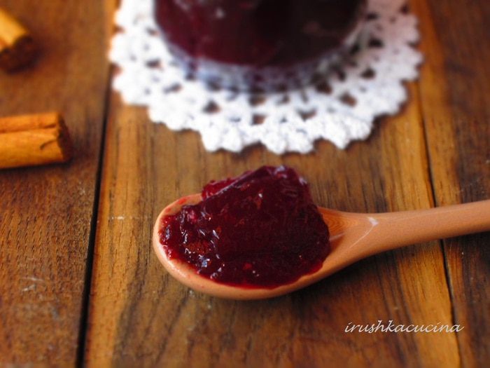Сливовый конфитюр с корицей и лимоном