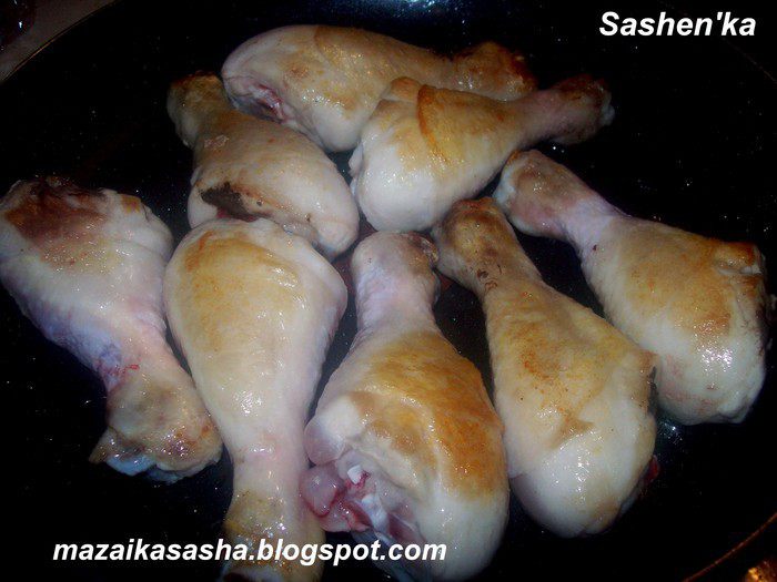 Куриные ножки тушеные с овощами в красном вине