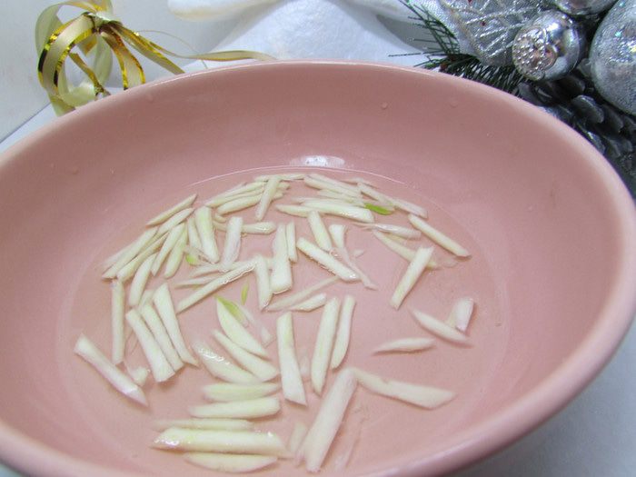 Салат из авокадо и брокколи