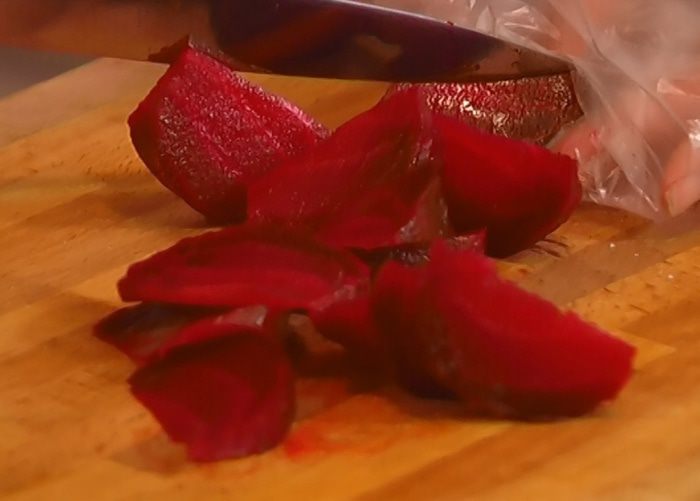 Салат из запеченной свеклы а ля капрезе 