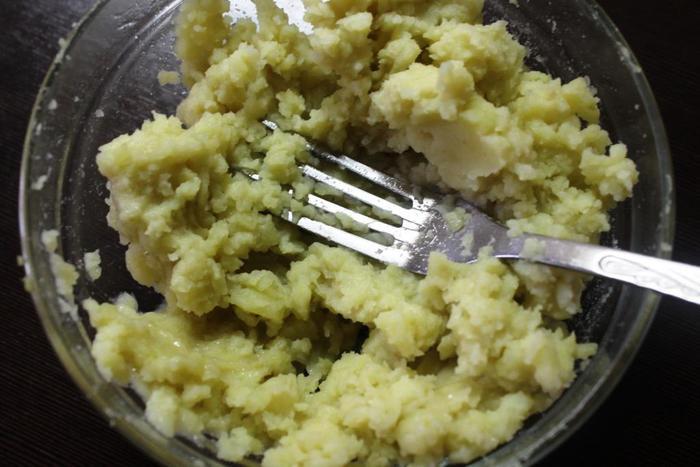 Селедка под шубой в картофельных корзинках